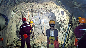 Tunnel Support in Fractured Rock