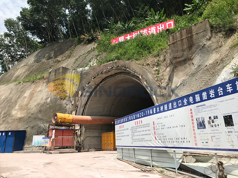 Application of Self Drilling Hollow Anchor Bolt in Yuxi-Mohan Railway Tunnel
